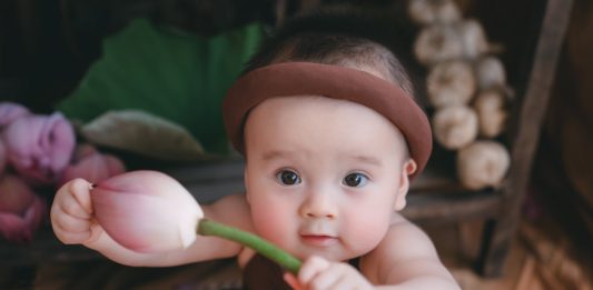 Nằm mơ thấy sinh em bé đánh con gì? Ý nghĩa giấc mơ là gì? nằm mơ thấy em bé đánh số gì