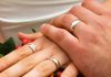 Mơ thấy đeo nhẫn- Giấc mơ báo hiệu tiền tài trong tương lai Nằm mơ thấy đeo nhẫn là điềm báo gì?