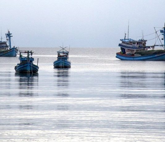 Điềm báo giấc mơ thấy đi thuyền trên sông là gì? mơ thấy đi tàu thuyền