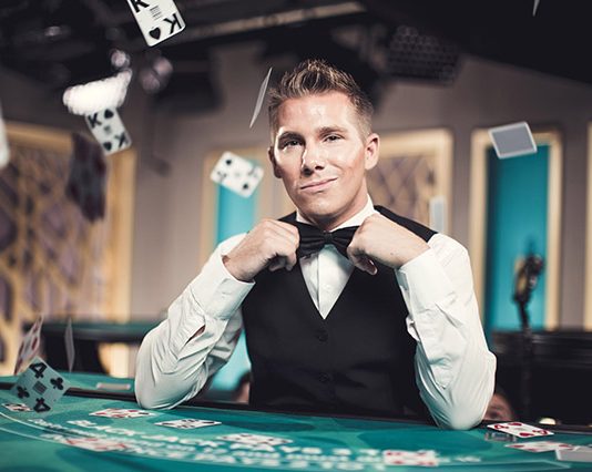 Có Thể Bạn Chưa Biết Dealer Là Gì? Những Điều Thú Vị Về Dealer