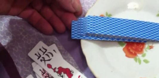 Cách đánh dấu bài chắn – chơi chắn chưa bao giờ dễ đến vậy Bài chắn mẫu tử và chắn thửa được in những ký tự đặc biệt phía sau bài